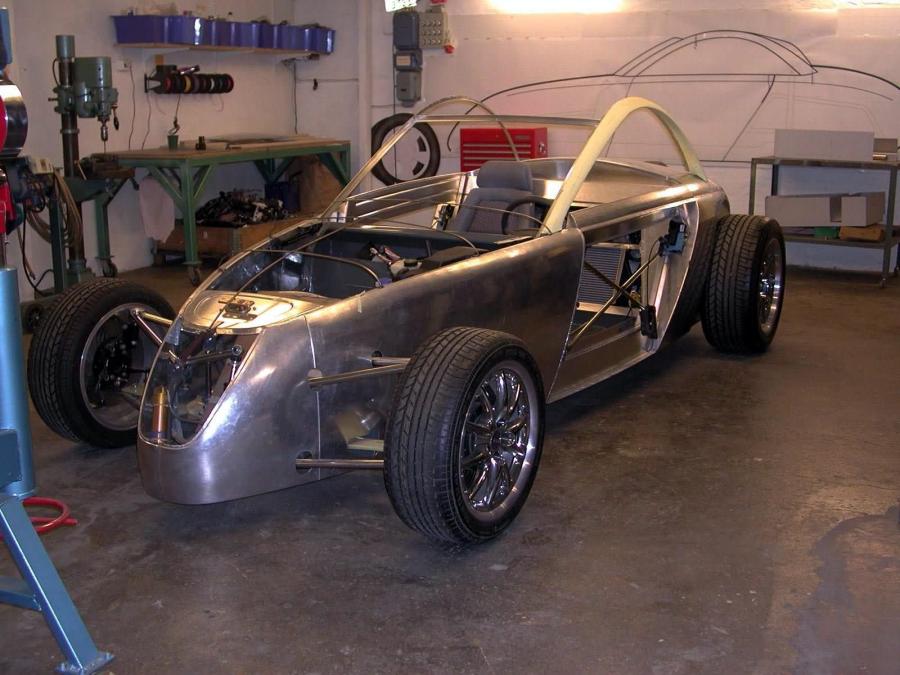 Детали создания Volvo T6 Roadster Concept 2005 года  (фото 9 из 16)